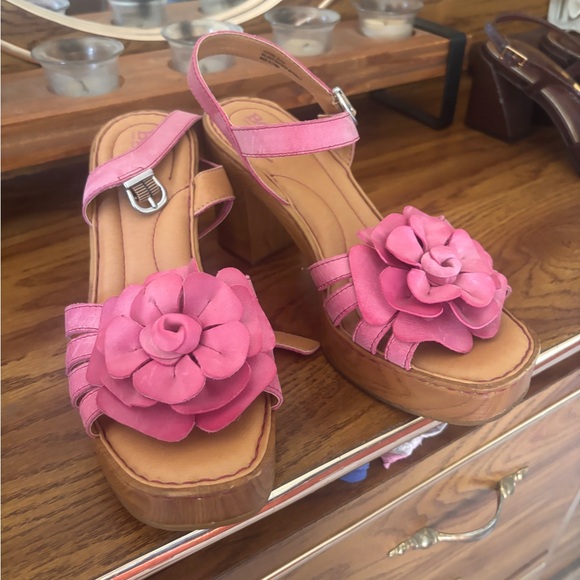 Born Pink Floral Slingback Wedges - Picture 8 of 9